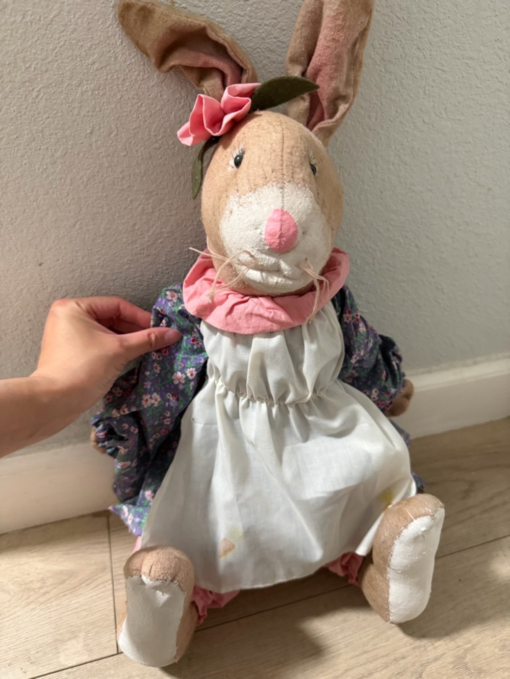 Vintage Style Gallerie II Primitive Bunny Rabbit in Floral Dress  NWT 20”